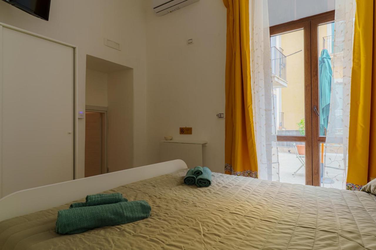 קטאניה Casta Diva Holiday Rooms מראה חיצוני תמונה